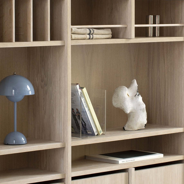 Natural oak veener shelving system details
