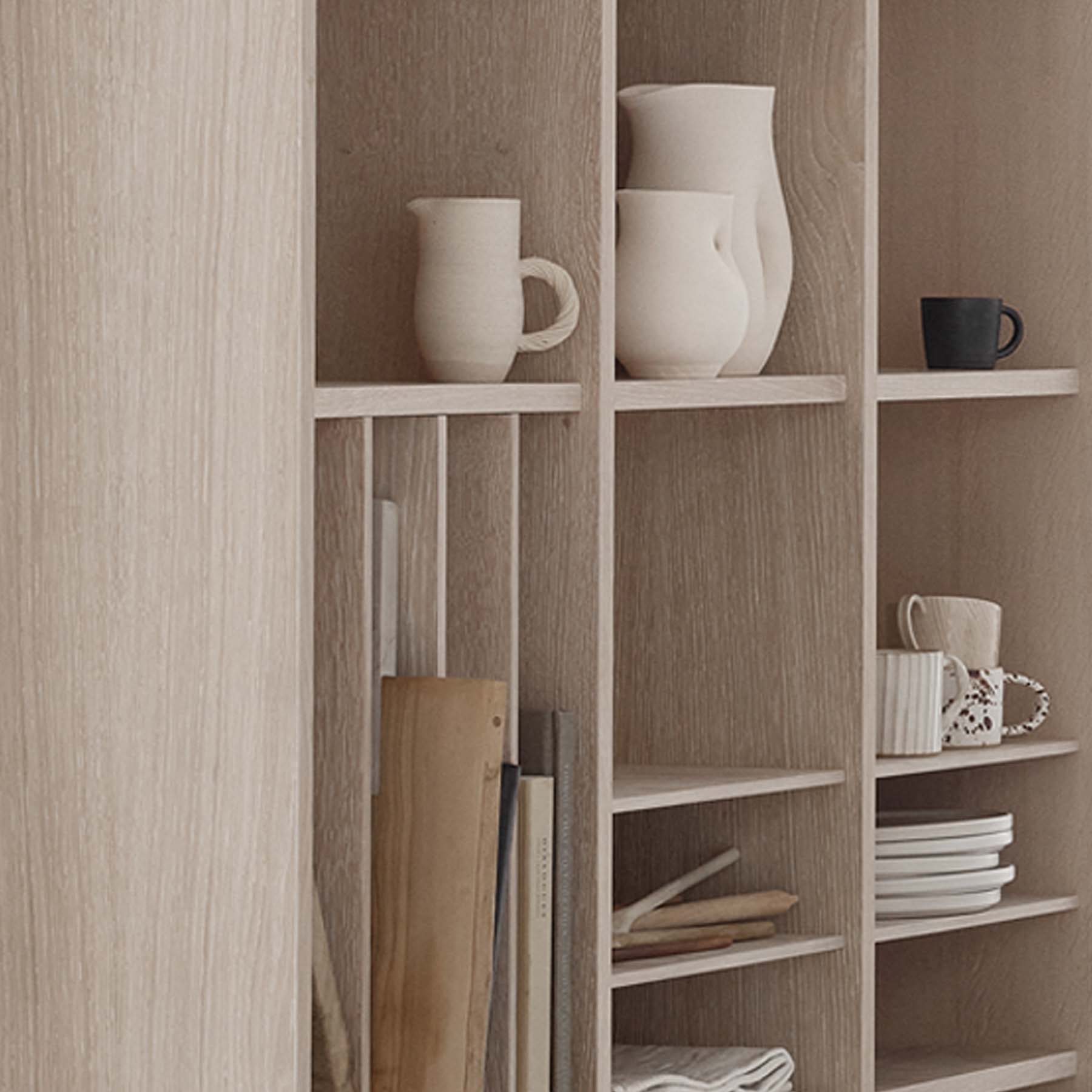 Square shelving system in natural oak veener